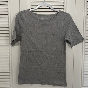 Tommy Hilfiger Gray elbow Sleeve Tee Classic Design